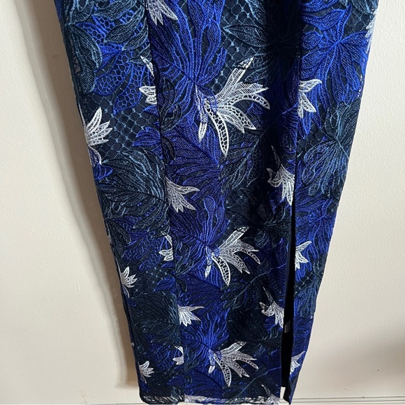 MARCHESA Norte Lace Short Sleeve Lace Column Gown - Picture 7 of 9